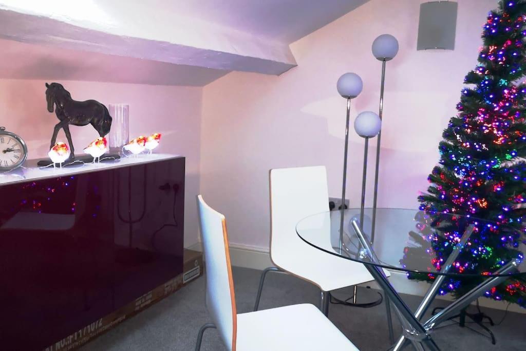 Apartamento Welcoming Luxury In A Grade II Listed Building Chester Exterior foto