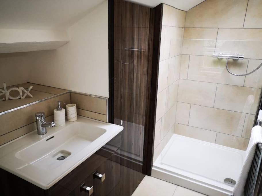 Apartamento Welcoming Luxury In A Grade II Listed Building Chester Exterior foto